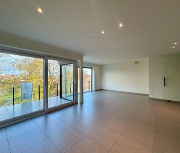 Instapklaar twee-slaapkamerappartement met zicht op stadspark te ce... - Photo 3