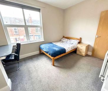 6 bedroom terraced house to rent - Photo 2
