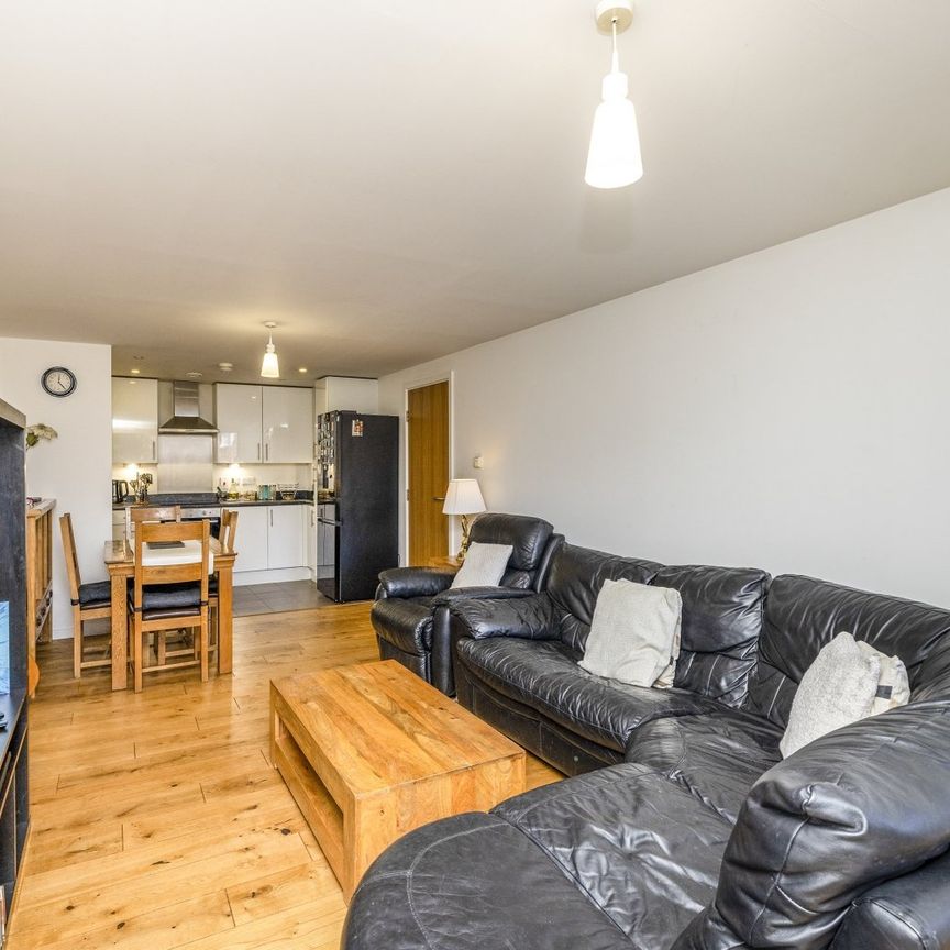 Flat to rent - Coldharbour Lane, London, SE5 - Photo 1