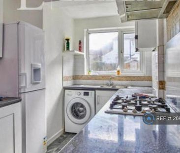 3 bedroom semi-detached house to rent - Photo 2