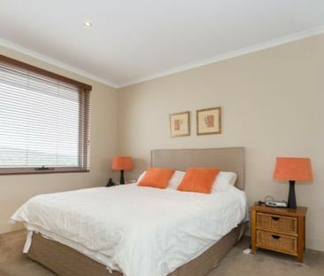 Want to Live with Style and Convenience! - Furnishing Optional - Photo 3