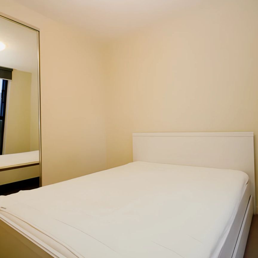 1205/568 Collins Street, Melbourne - Photo 1