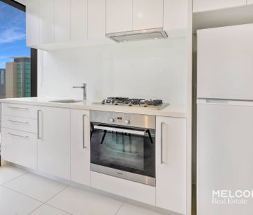 FURNISHED ONE BEDROOM IN PRIME LOCATION - Photo 2