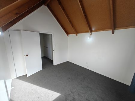 Full Refurbished Family Home - Photo 3