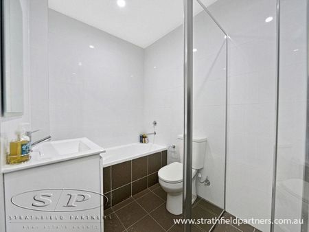 Luxury Apartment - Photo 5
