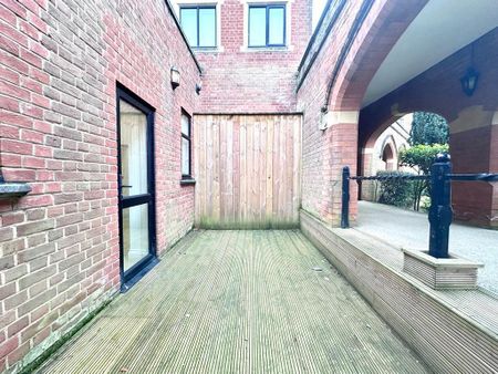 2 bedroom flat to rent - Photo 2