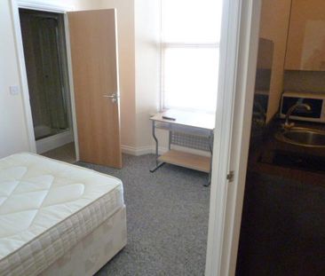 Studio to rent - Photo 1