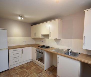 2 bedroom semi-detached house to rent - Photo 2