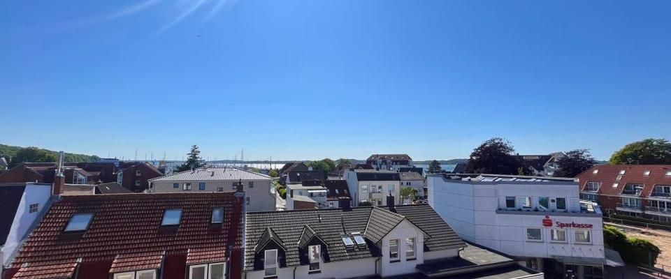 Über den Dächern von Laboe - charmante Altbauwohnung in zentraler Lage! - Photo 1