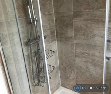 1 bedroom in a house share to rent - Photo 6