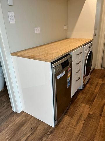 Near New Studio: 2-BR, Living + Bathroom in Stoke - Photo 5