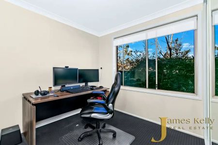 “Spacious and Secure Home with Stunning Entertaining Deck !” - Photo 5