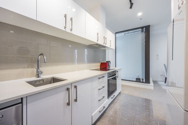 Modern Apartment - Photo 1