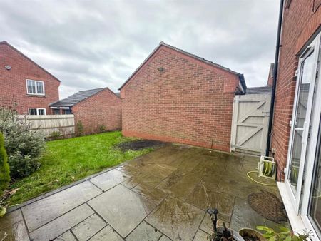 Chandler Drive, Kingswinford - Photo 2