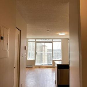 Pet-Free, Studio 1/BA, Situated in Vancouver! - Photo 2