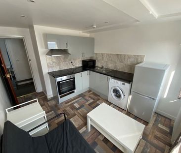 2 Bed Flat, St. James's Street, BN2 - Photo 3