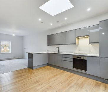 2 bedroom flat to rent - Photo 2