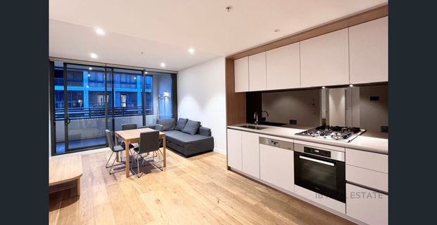 Modern 2 Bedroom Apartment in the Heart of Haymarket - Photo 1