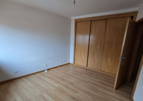 Apartamento T3 situado nas Barrocas em Aveiro.