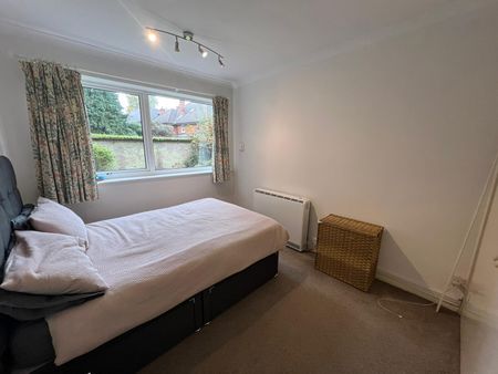 2 bedroom apartment to rent Southwood Court, Pine Grove, Weybridge, KT13 - Photo 4