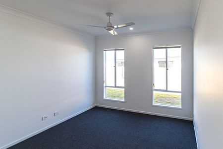 Immaculate New Build Just Minutes from the Water - Photo 3