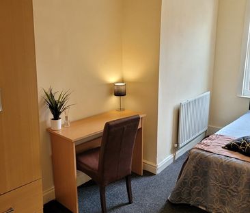 6 Bed Flat, Glossop Road, S10 - Photo 4