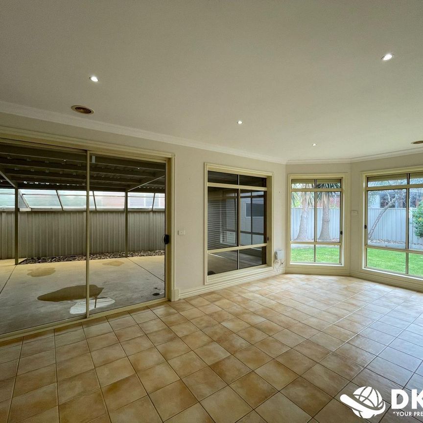 Ideal Family Home in Caroline Springs - Photo 1