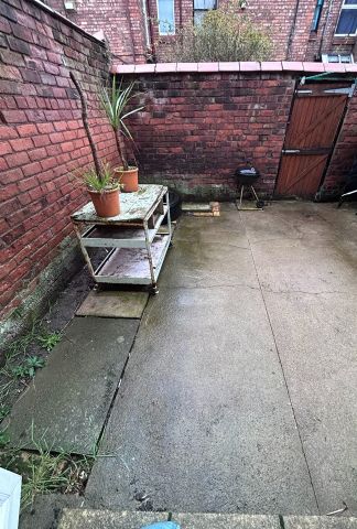 3 Bed Terraced House, Eddisbury Road, CH44 - Photo 2