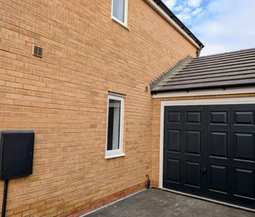3 bedroom semi-detached house to rent - Photo 3