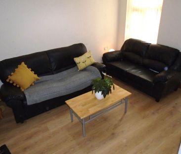 6 bedroom house to rent - Photo 1