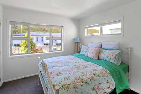 Townhouse Living - Photo 4