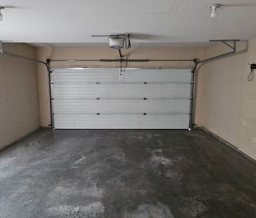 4bed + den 2bath Main Floor; Downtown – Now - Photo 6