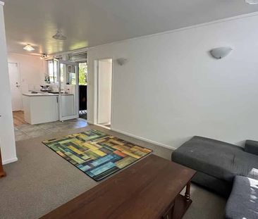 Large, comfortable 1BR Retreat in Glenfield - Photo 2