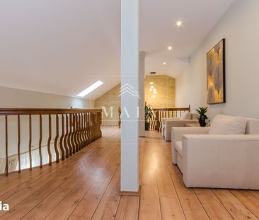 Casa 5 camere, renovată, cartierul Lupeni-la 10 min de centru - Photo 2