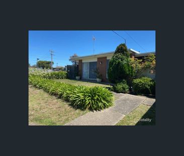 2/22 Northam Avenue, Highton, Vic 3216 - Photo 6