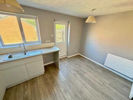 3 bedroom semi-detached house to rent - Photo 5