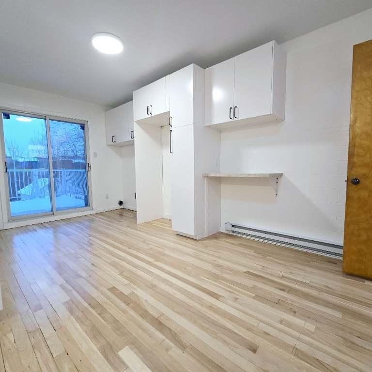 5 ½ à louer dans un haut duplex sud ouest Montréal - Photo 1