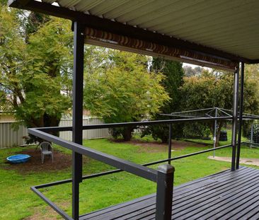 COSY THREE BEDROOM HOUSE IN OXLEY VALE - Photo 2