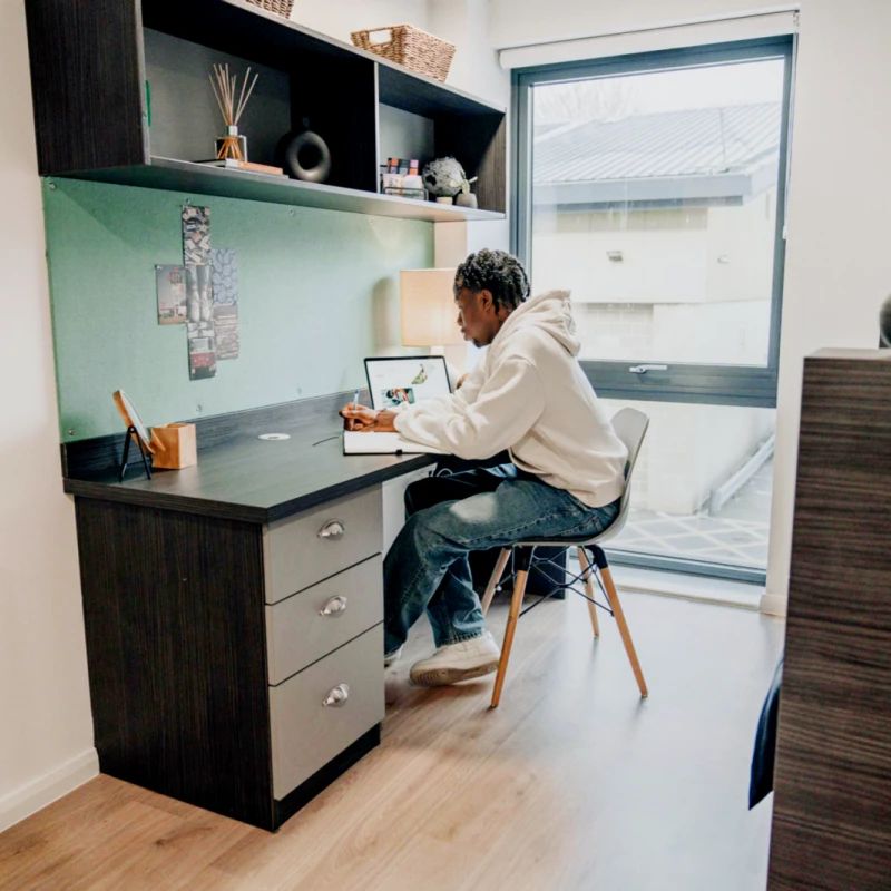 Silver Studio Riverside - Photo 1