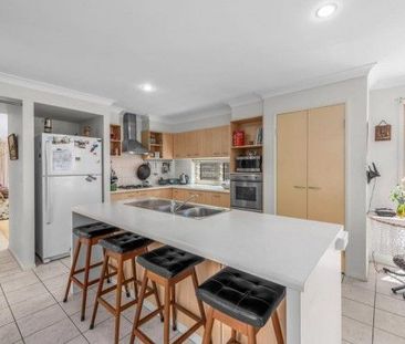Resort-Style Living in heart of Bulimba - Photo 5