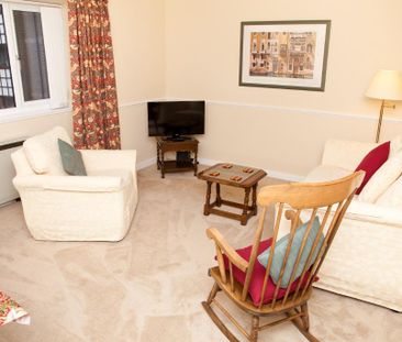 2 bedroom flat to rent - Photo 2