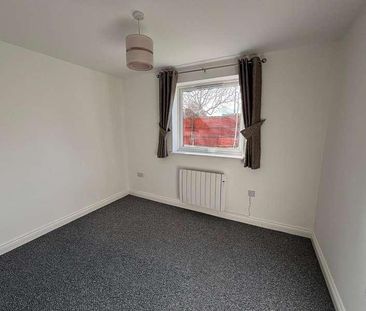 North Street, Noble Court, RM11 - Photo 5