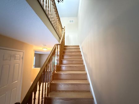 For Lease - 5640 Stella Lane, Burlington, Ontario - Photo 5