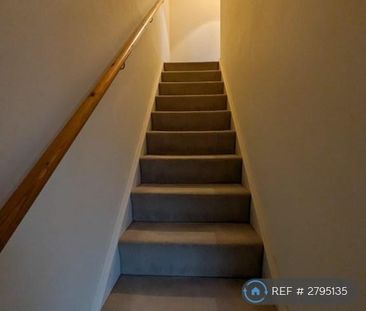 1 bedroom semi-detached house to rent - Photo 2