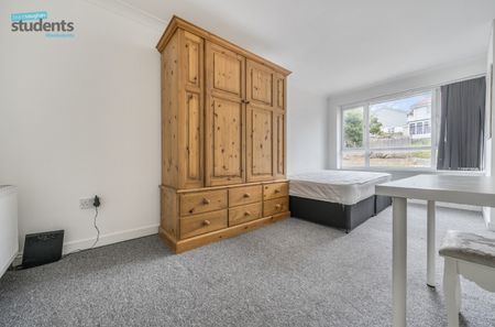 6 bedroom detached house to rent - Photo 3