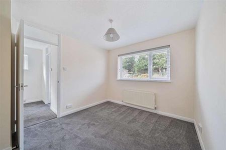 Manor Farm Road, Salisbury, SP1 - Photo 5