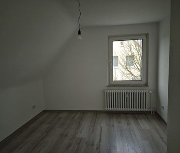 Preiswerte, individuelle 2,5-Zimmer-Wohnung mit Ausblick - Photo 1