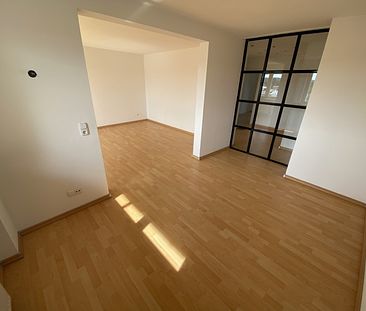Großzügige 2-Zimmer-Wohnung mit Westbalkon & Wintergarten - Foto 3