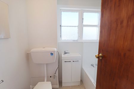 Naenae Living - Photo 4