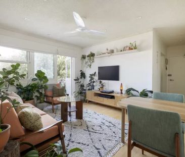 Renovated one-bedder in convenient pocket - Photo 6